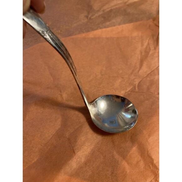 Embassy Bouquet Vintage Silverplated Cream Ladle Shield Column Motif Gravy - Picture 5 of 6